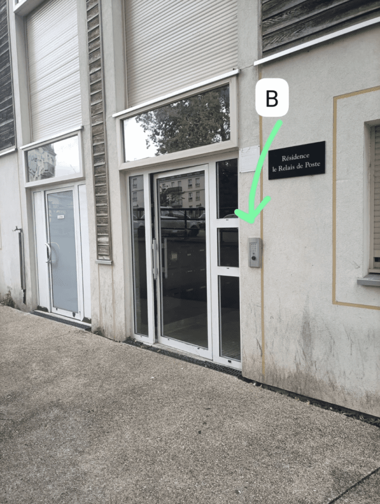 Entrée de la residence​