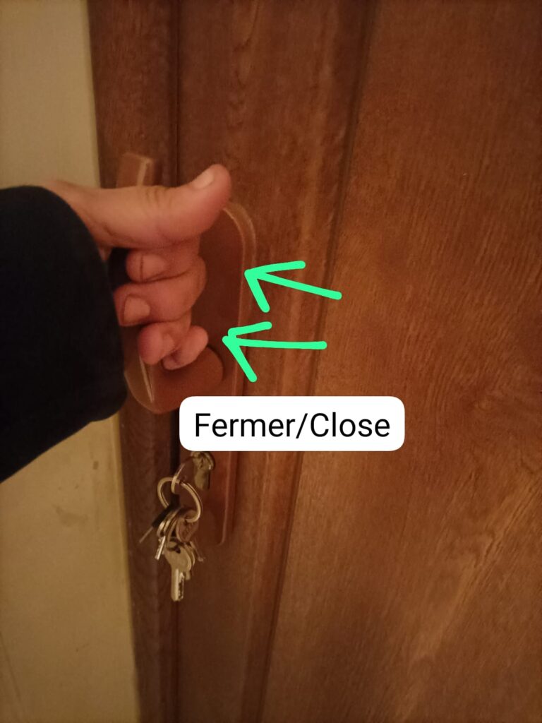 Poignée de la porte